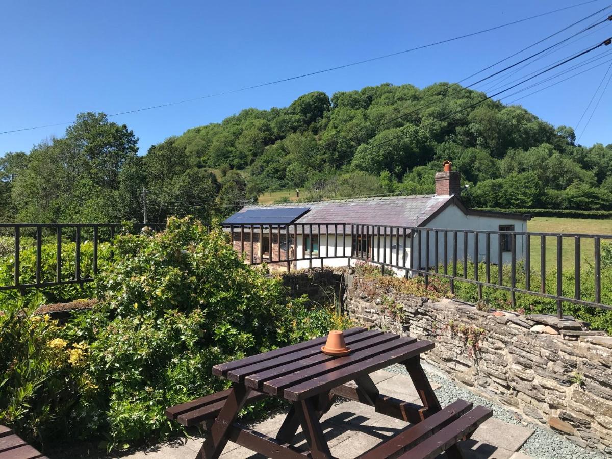 Castle Inn Knighton  Exterior foto